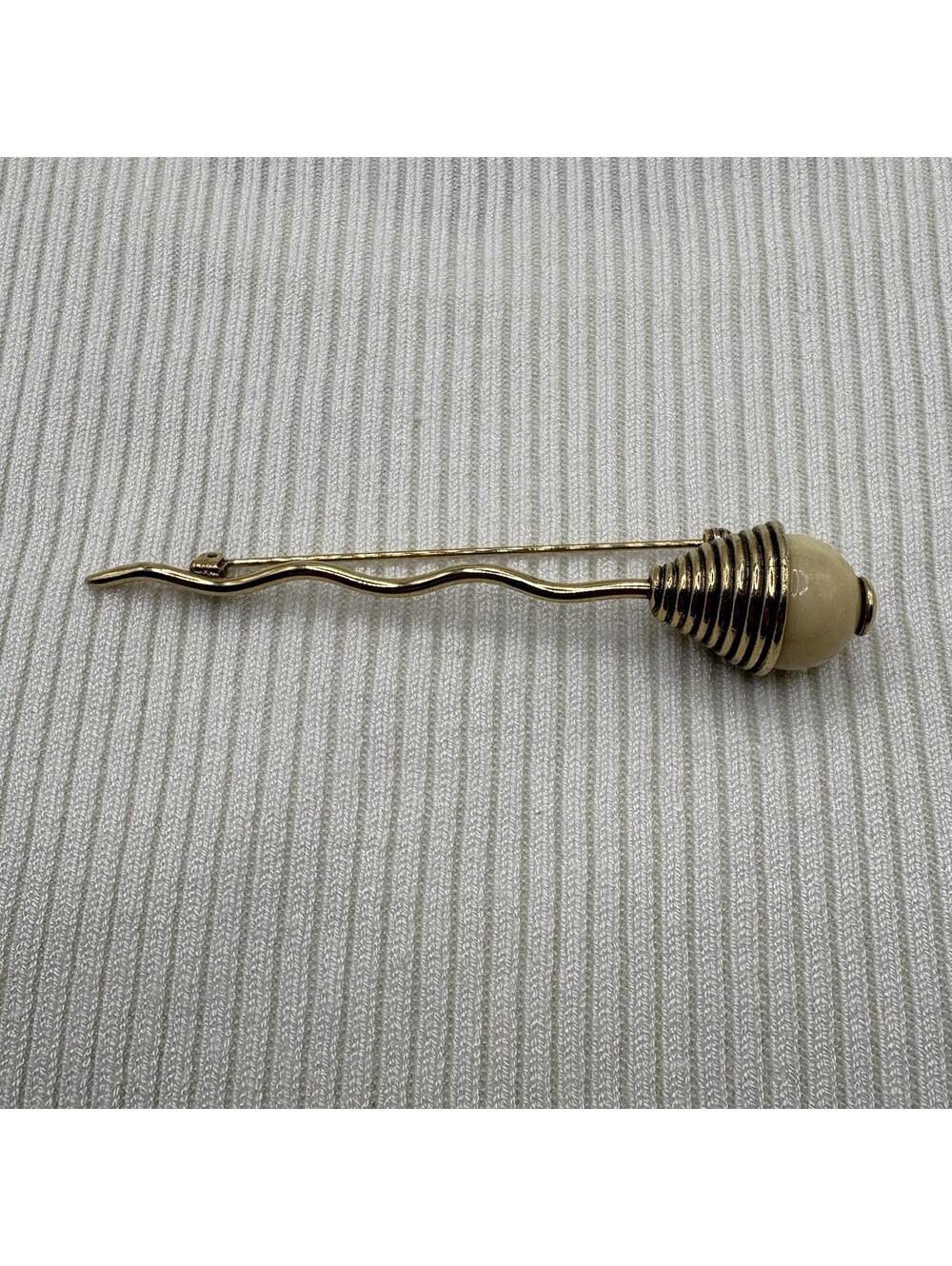 Vintage Gold Tone Stick Pin Brooch Beige Lucite Ball Ribbed Cone Design
